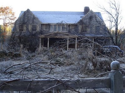 Grey-gardens-exterior-1970s