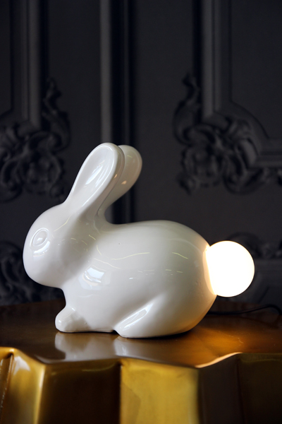 Ceramic-bunny-rabbit-table-lamp-with-light-up-tail-19724-p