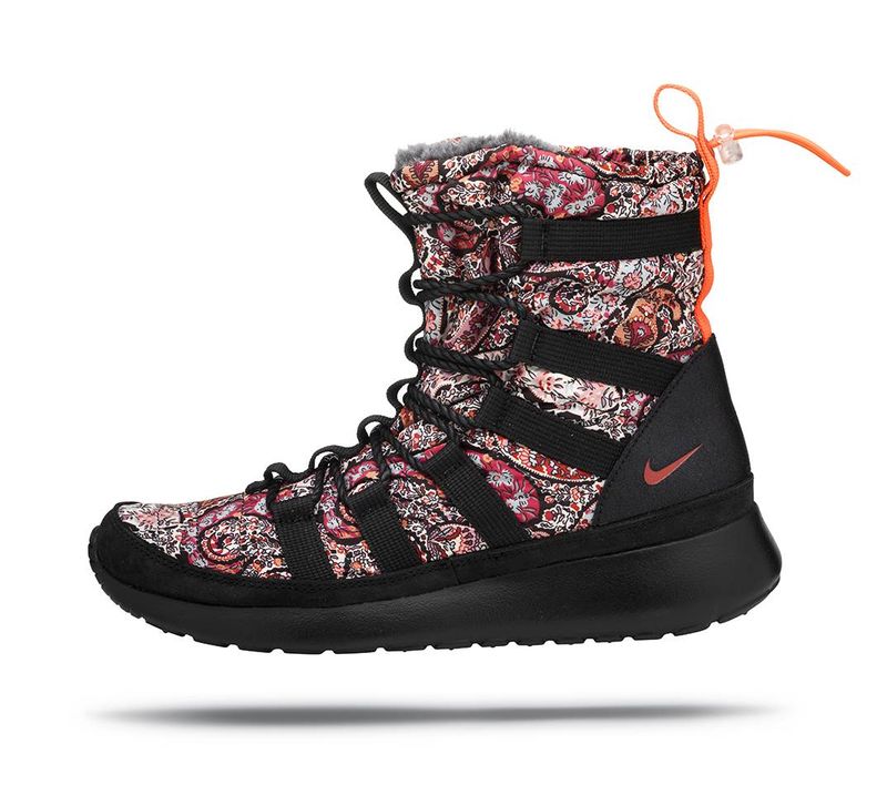NIKE_ROSHE_RUN_HI_SNEAKERBOOT_06