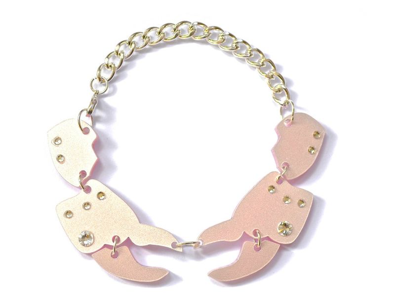 Crab_claw_bracelet_1024x1024