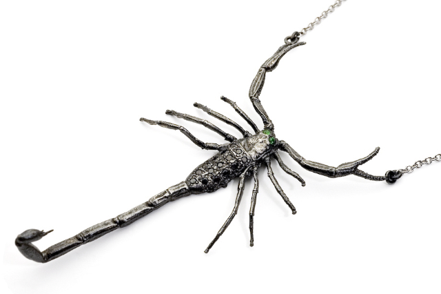 PHAW0843 SCORPION NECKLACE LOW RES.