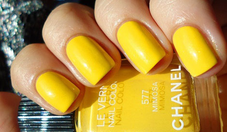 Chanel-Mimosa-yellow-nail-polish-manicure