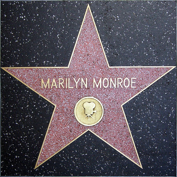 600px-Walk_of_fame,_marilyn_monroe