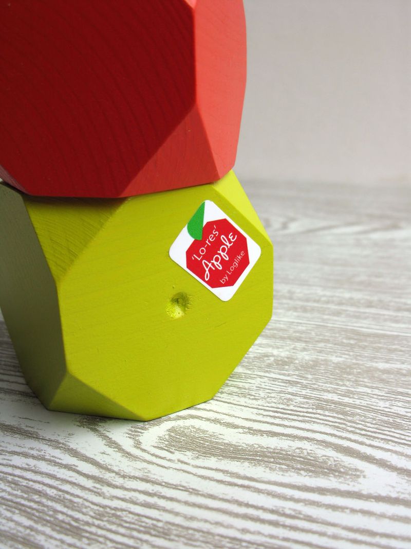 HiRes-apples-sticker_massive