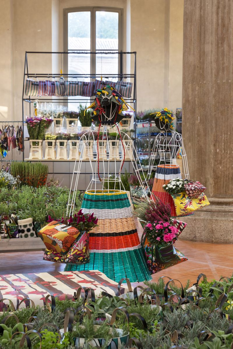 02 ñ MARNI FLOWER MARKET Installation Milan September 21