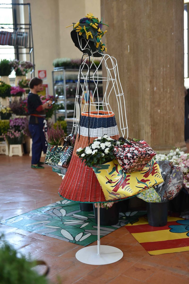 14 ñ MARNI FLOWER MARKET Installation Milan September 21