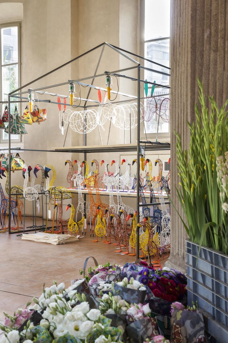 05 ñ MARNI FLOWER MARKET Installation Milan September 21 05 ñ MARNI FLOWER MARKET Installation Milan September 21